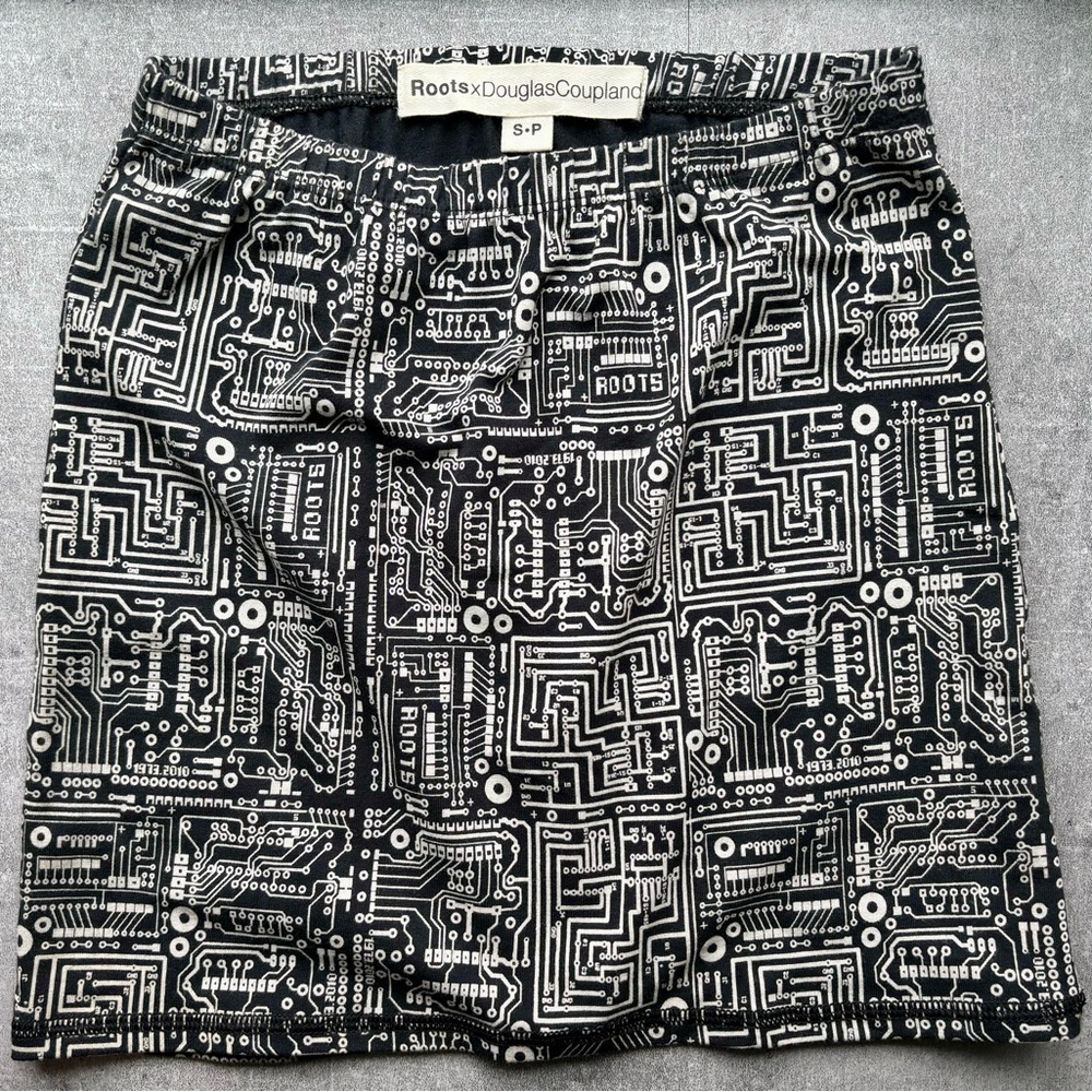 Roots x Douglas Coupland Collab Mini Skirt. Size S, Like New
